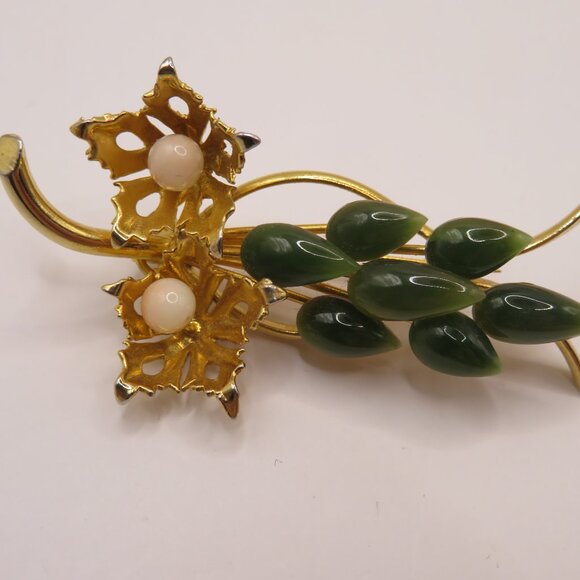 Jade Gold Tone Vintage Brooch - Picture 3 of 5
